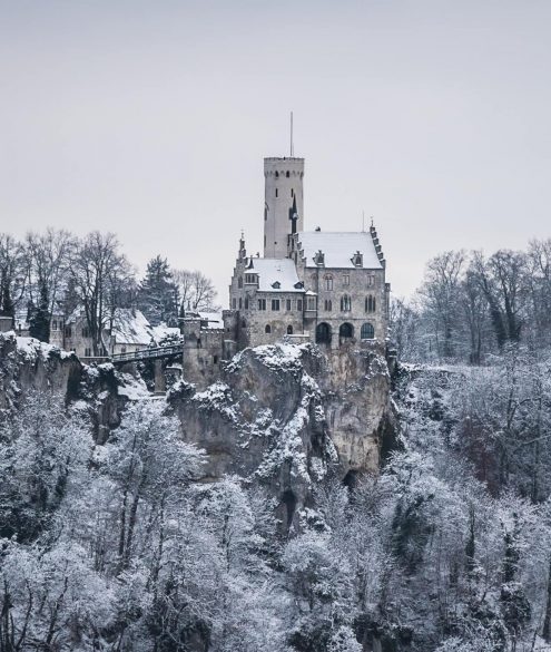 Traumhafte Winterstimmung am Schloss Lichtenstein, Aussicht vom Traifelberg nach kurzem Schloss Lichtenstein Wandern