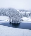 Der Spitzingsee im Winter mit der Drohne fotografiert