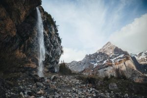 Wasserfall Fotospot – Wanderung zum Oeschinensee