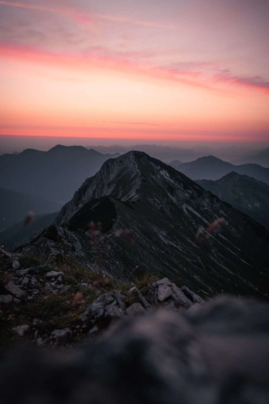 Die 8 schönsten Sonnenaufgangs­wanderungen in Bayern | BinMalKuerzWeg