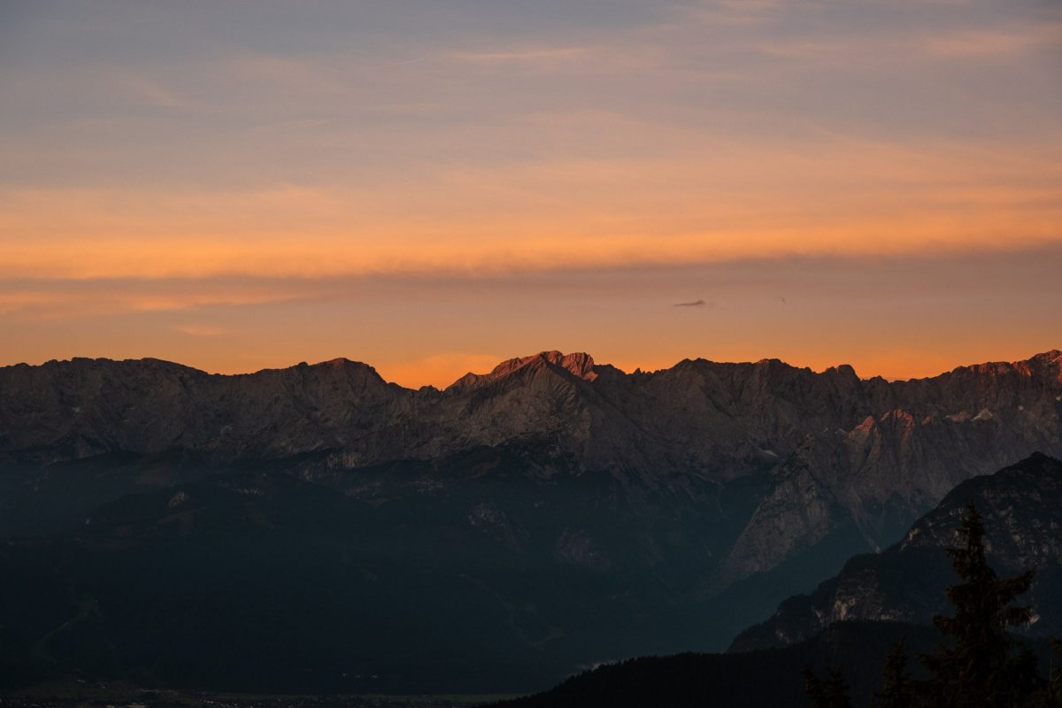 Atemberaubende Wanderung auf's Ettaler Manndl zum Sonnenaufgang | BinMalKuerzWeg
