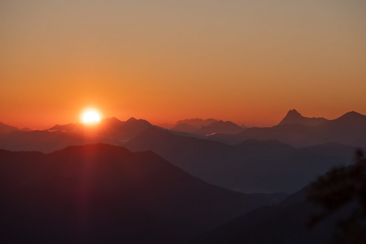 Atemberaubende Wanderung auf's Ettaler Manndl zum Sonnenaufgang | BinMalKuerzWeg
